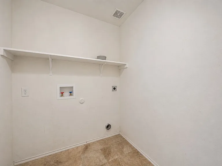 122 Rummel Dr — Photo 17