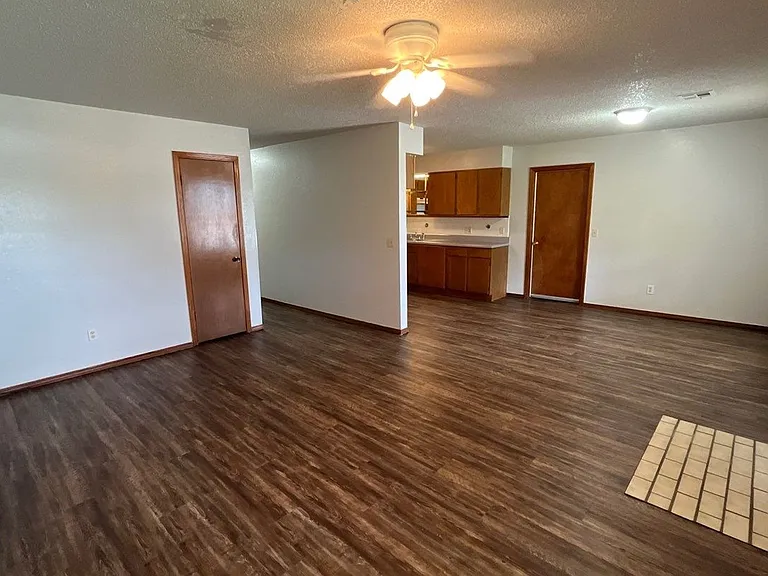 1501 SE 52nd St — Photo 3