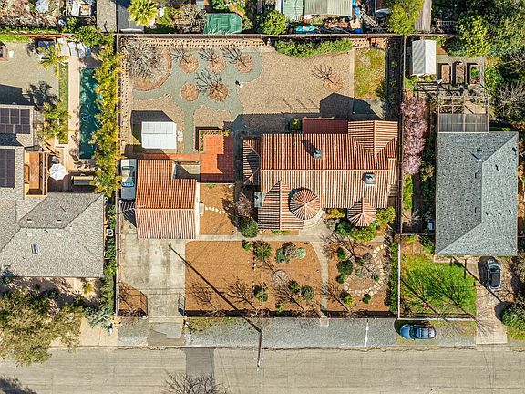 3rd image of 18850 Melvin Avenue