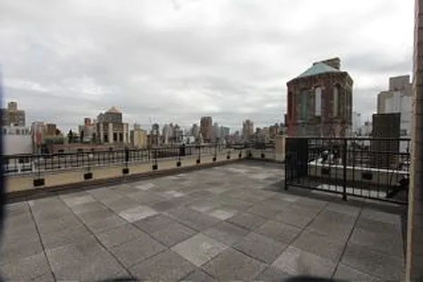 Sold by Real Estate Investors Group LLC | media 5