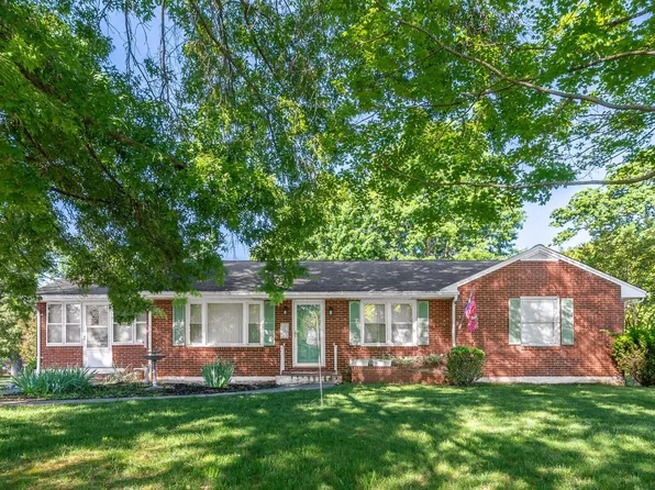 1533 Oakwood St, Bedford, VA 24523
