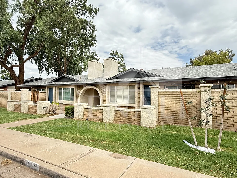 1028 W Malibu Dr