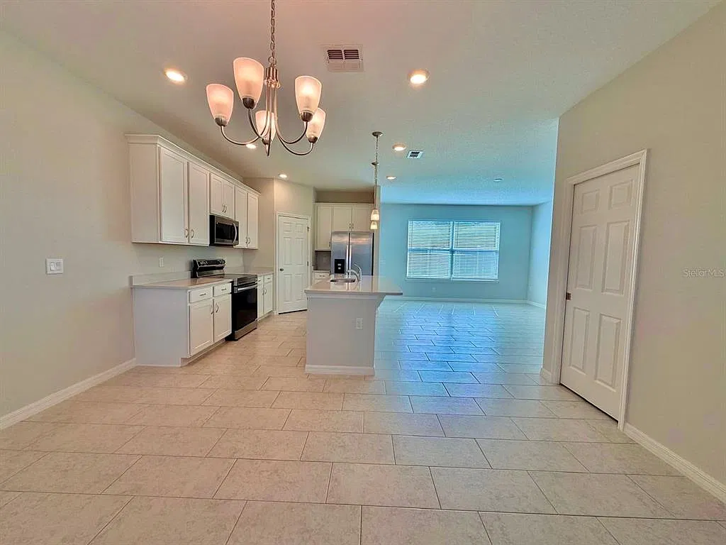 3 bed, 2.5 bath, 1608 sqft, $2,250 — Photo 4
