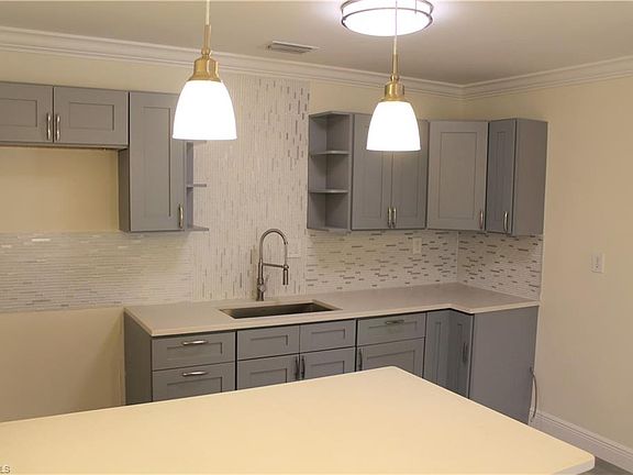 3rd image of 10632 Woods Cir APT 9