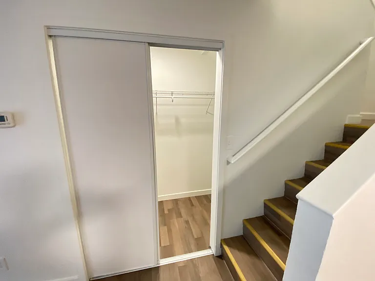 French Street Apt — Photo 17