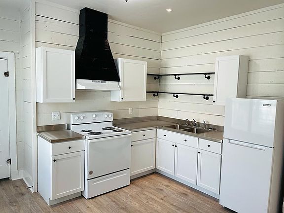New appliances and cabinets