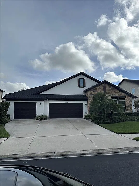 4 bed, 4.0 bath, 3289 sqft, $4,000 — Photo 1