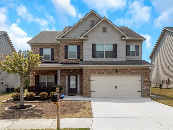 5743 Savannah River Rd, College Park, GA 30349