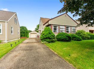 84 Iroquois St, Struthers, OH