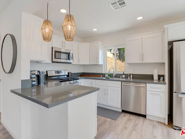 5343 Tendilla Ave — Photo 7