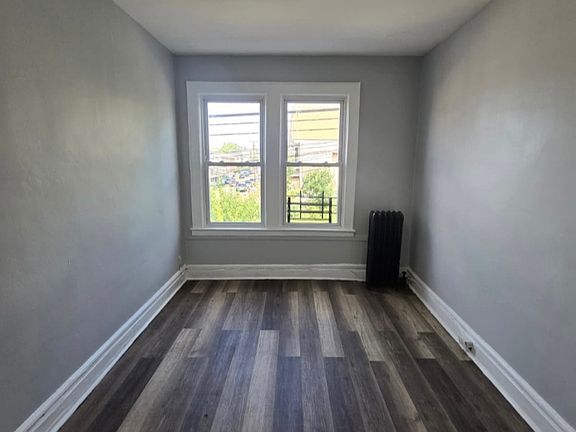 3rd image of 158 Maple Ave #2L