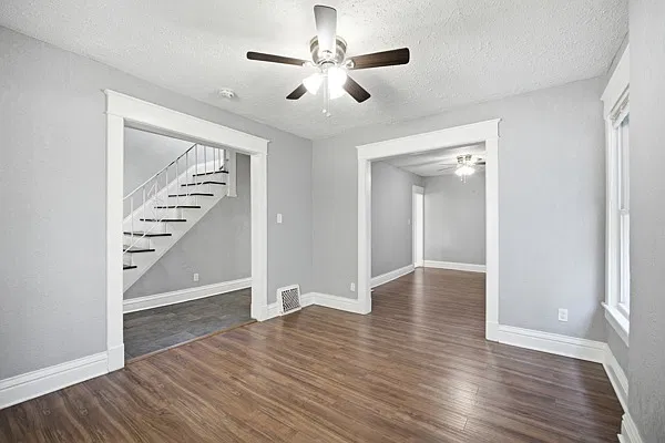 4 bed, 2160 sqft, $1,875 — Photo 3