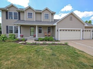 6704 NW 99th St, Johnston, IA 50131