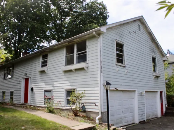 74 N Whitney St, Amherst, MA 01002