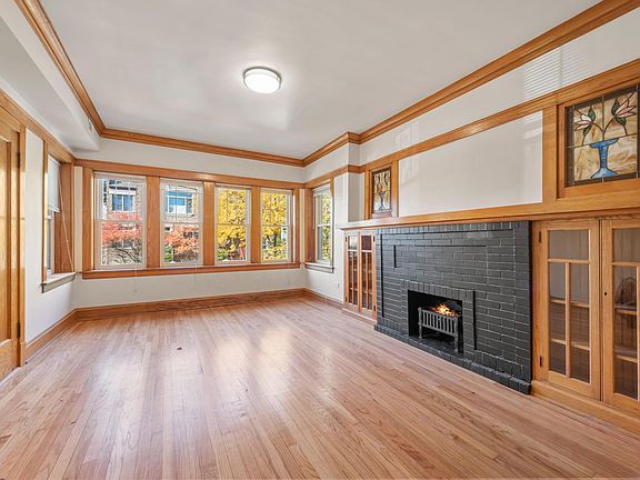 2nd image of 1919 N Wolcott Ave APT 1