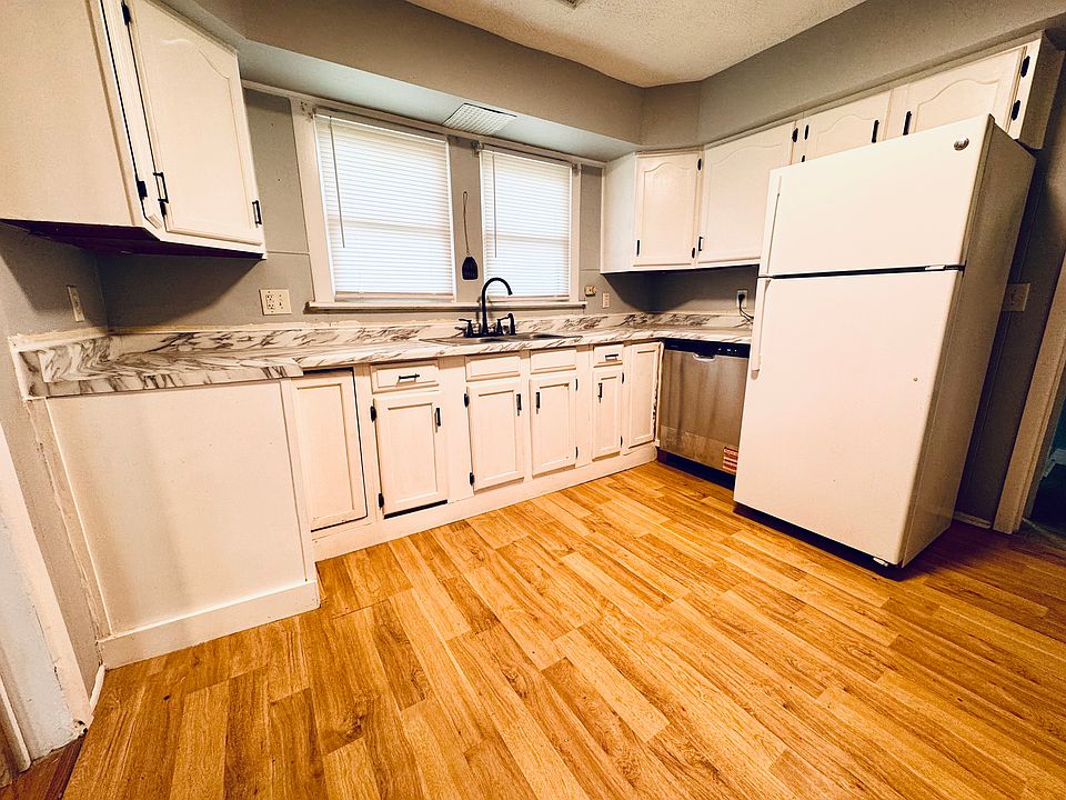 1st image of 208 Ashland Ave