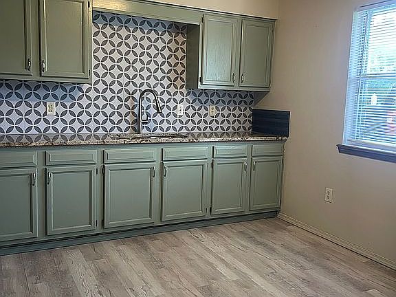 3rd image of 617 Scarlett Dr