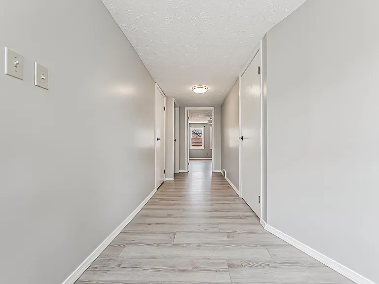 24111 Edgehill Dr — Photo 16