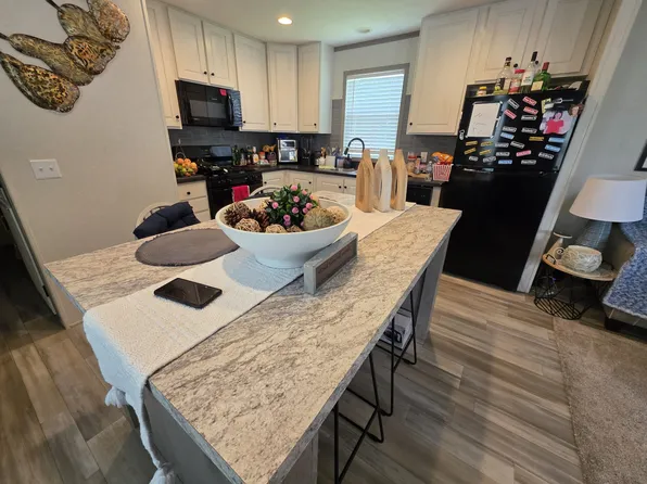 1019 Aguadero Pkwy #40, Quincy, MI 49082