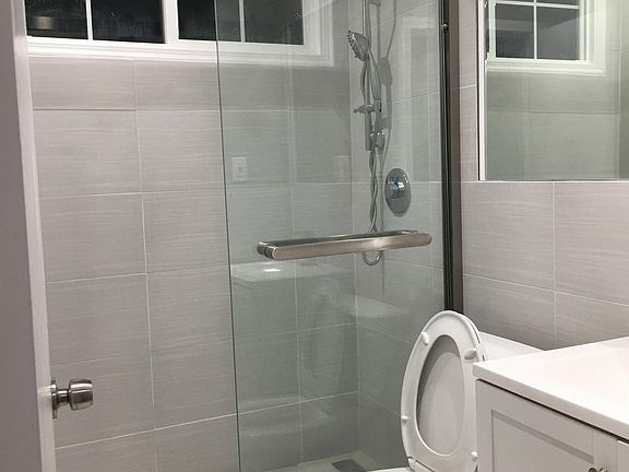 5th image of 78 Park Manor Dr