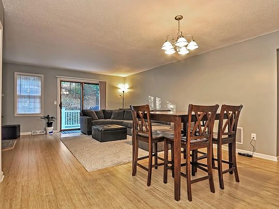 3rd image of 115 Laurelwood Dr #115