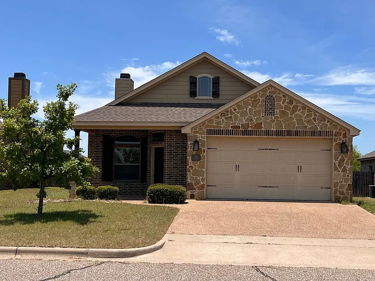 3109 Silver Saddle Dr — Photo 3