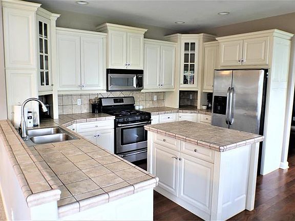 4th image of 3421 Prairie Dr