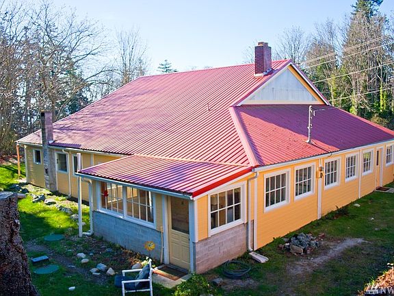 5th image of 957 S West Camano Dr
