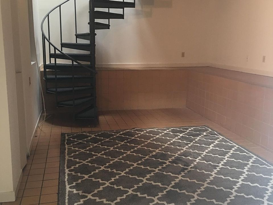 1st image of 2629 Brown St APT 402