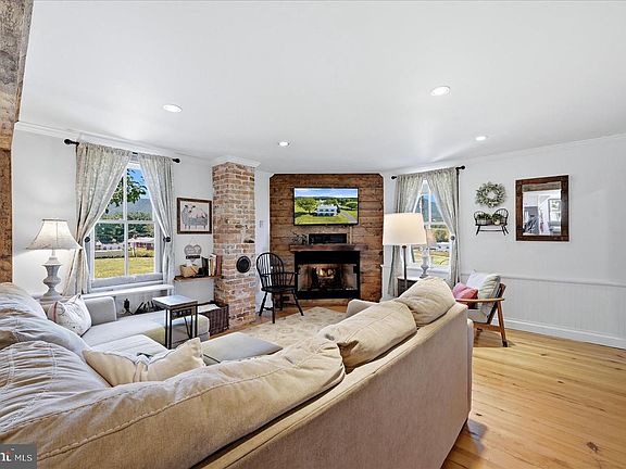 24th image of 625 Riverbend Rd