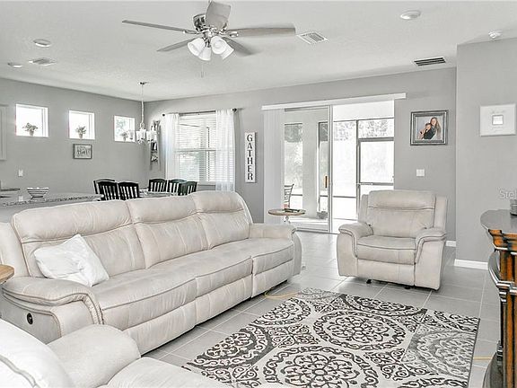 5th image of 12422 Eastpointe Dr