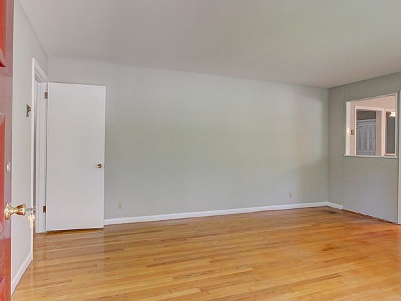 5th image of 538 Rosewood Dr