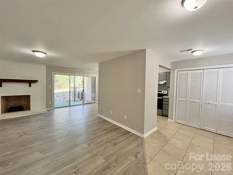 2901 Iron Gate Ln — Photo 6