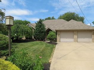 249 Johnston Rd, Upper Saint Clair, PA 15241