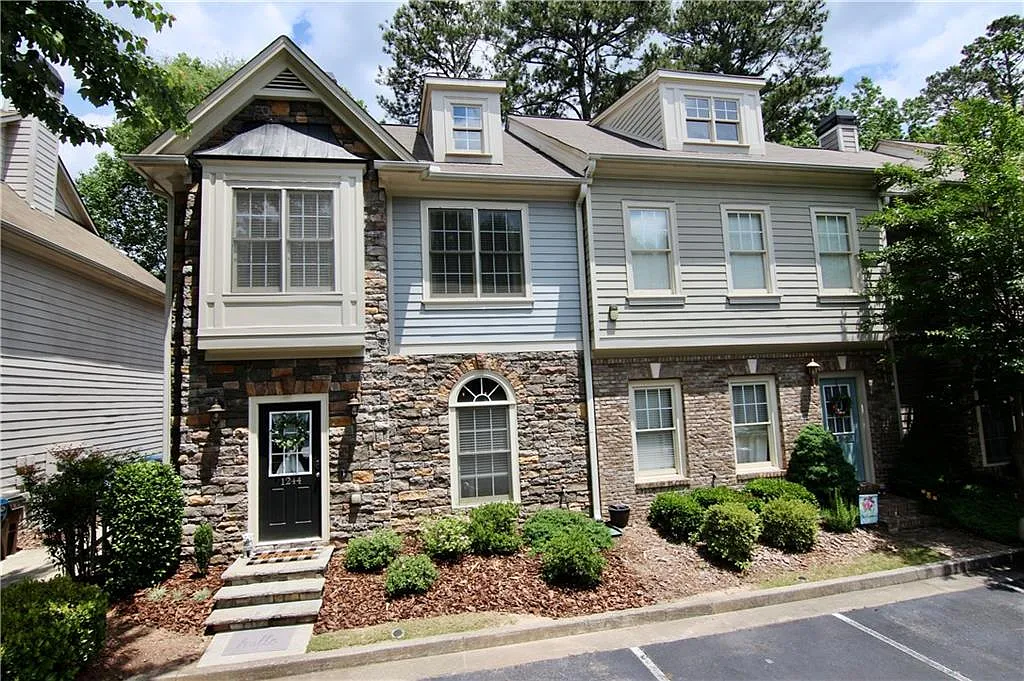 1244 Harris Rd photo 1