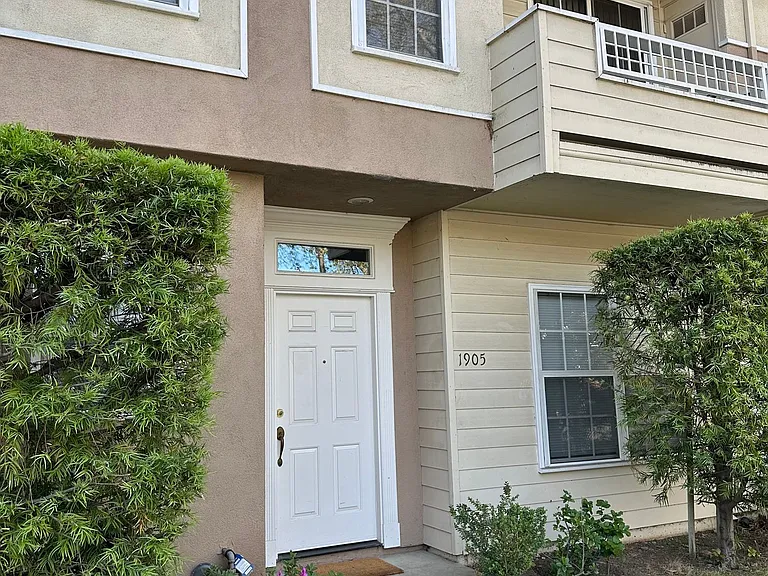 2 Bedroom, 2 Bathroom Townhouse with Attached Garage and Washer/Dryer Hookups! — Photo 13