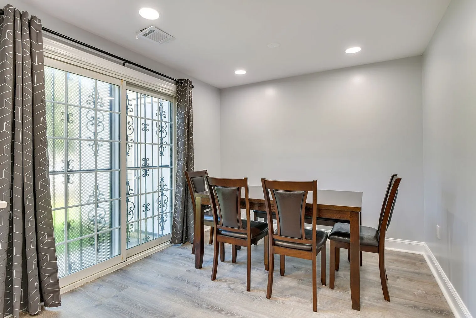 3 bed, 1.0 bath, 1119 sqft, $4,441 — Photo 4