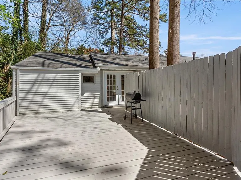 2866 Highland Dr SE — Photo 27