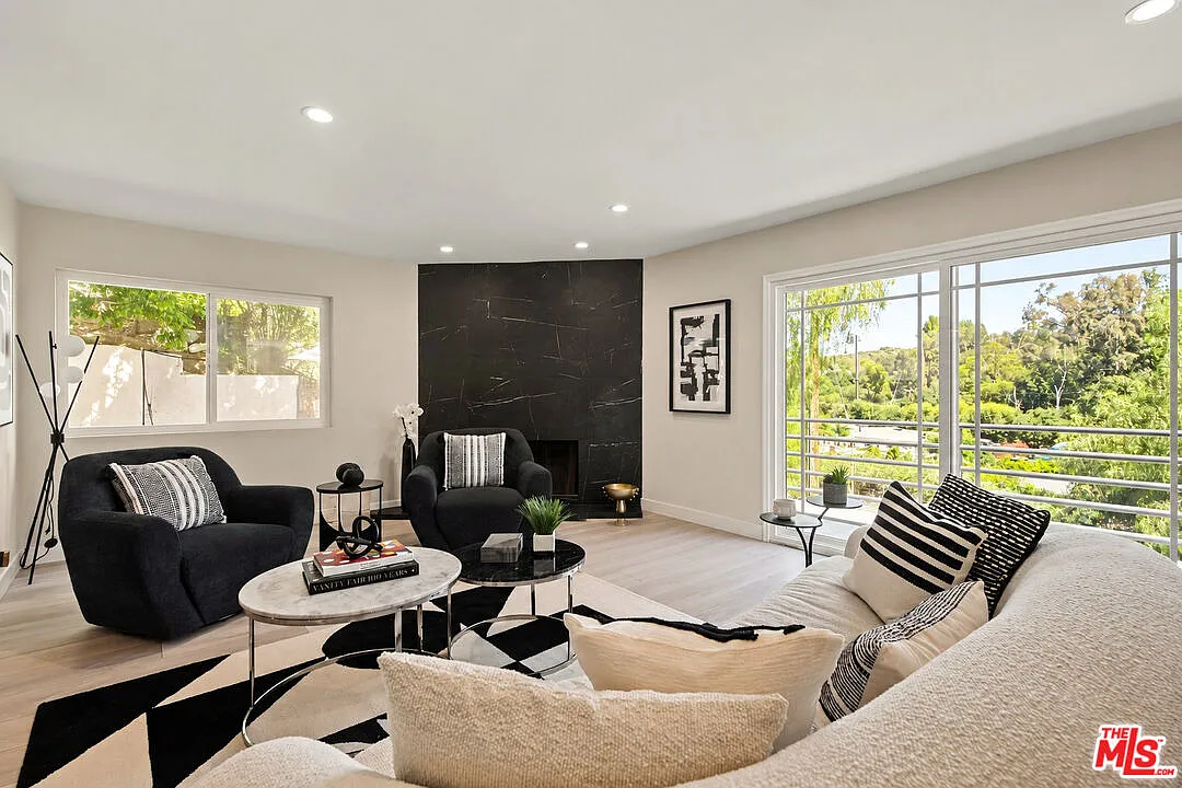 4 bed, 3.5 bath, 3438 sqft, $10,500 — Photo 3
