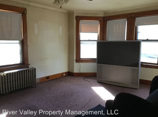 54 Union St APT C, Windsor, VT 05089