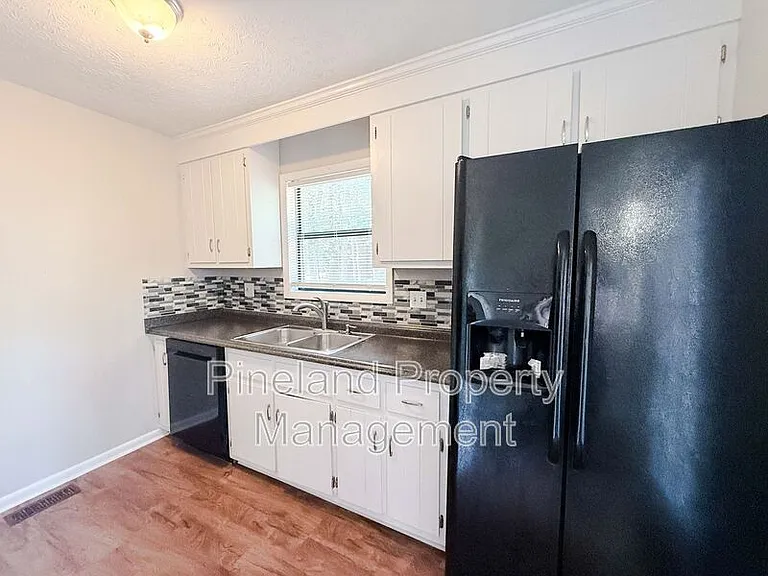 374 Wilder Dr — Photo 10
