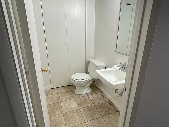 4th image of 264 Pearl Dr #264