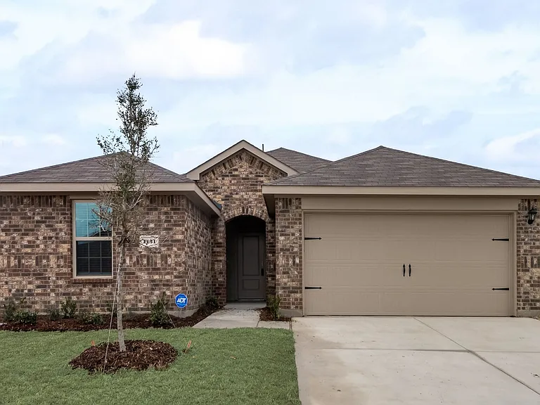 1131 Elijah Way — Photo 4