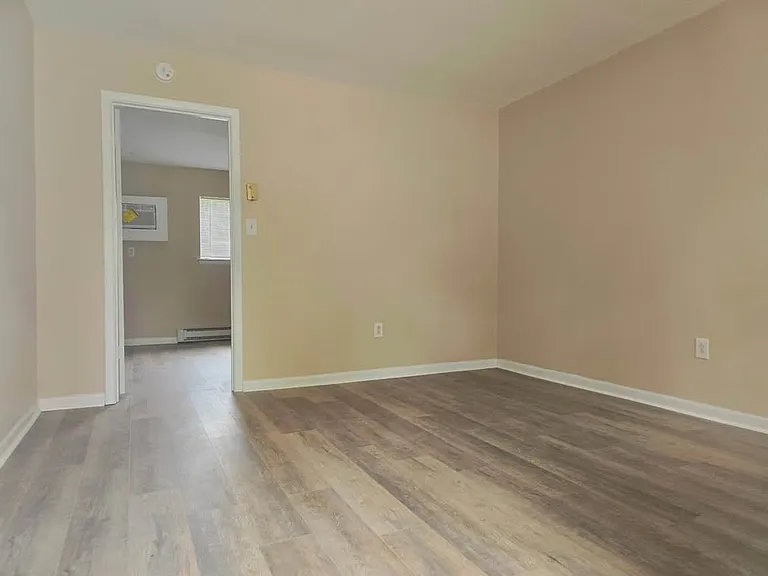113 Courtney Ave NE #3 — Photo 2