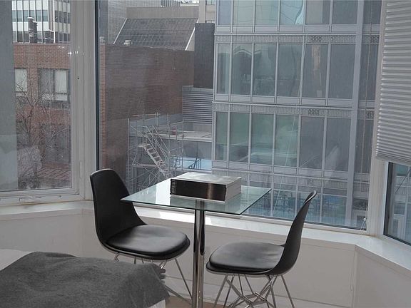 3rd image of 155 Yorkville Ave #608