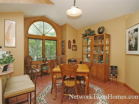 5th image of 9539 Autumnwood Cir
