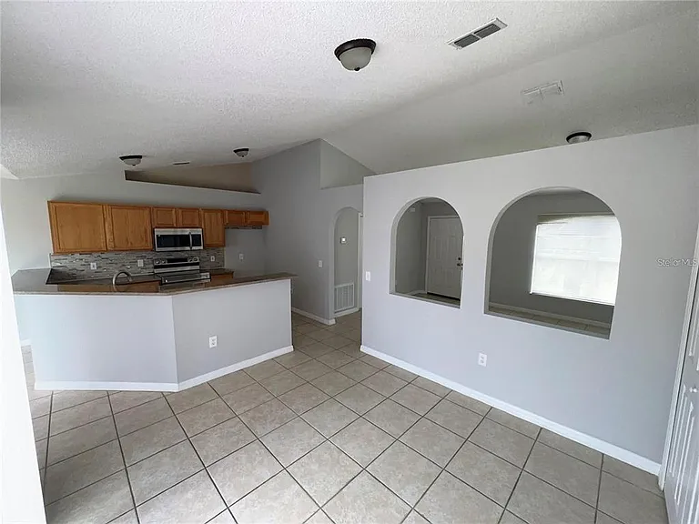 723 Parrot Ct — Photo 16