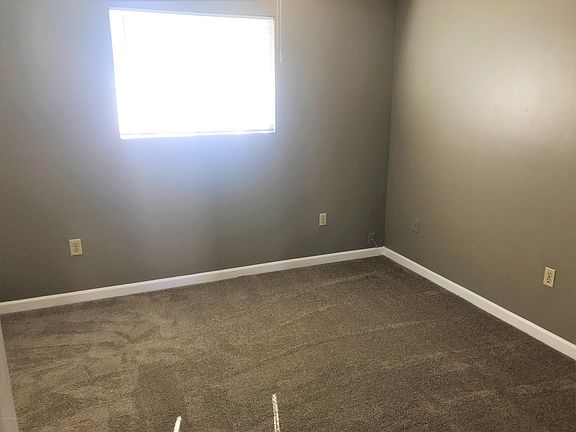 4th image of 1527 E Cinnabar Ave #A