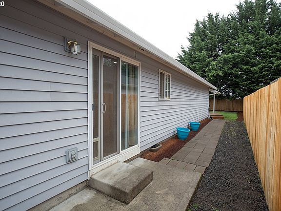 4th image of 13304 NE 77th St
