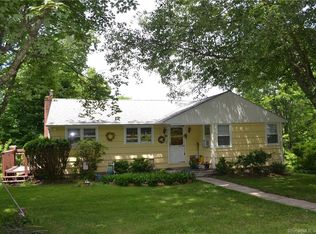 12 Dogwood Dr, New Milford, CT 06776